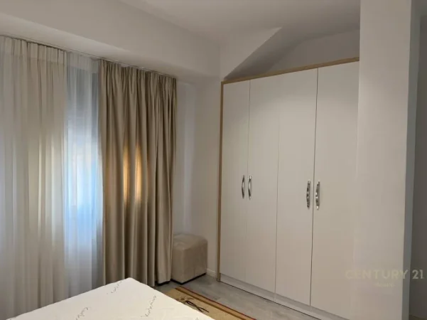 Tirane, jepet me qera apartament 1+1+Ballkon Kati 1, 75 m² 550 € (laprak)
