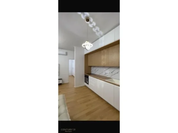Tirane, jepet me qera apartament 1+1+Ballkon Kati 6, 70 m² 650 € (zogu zi)