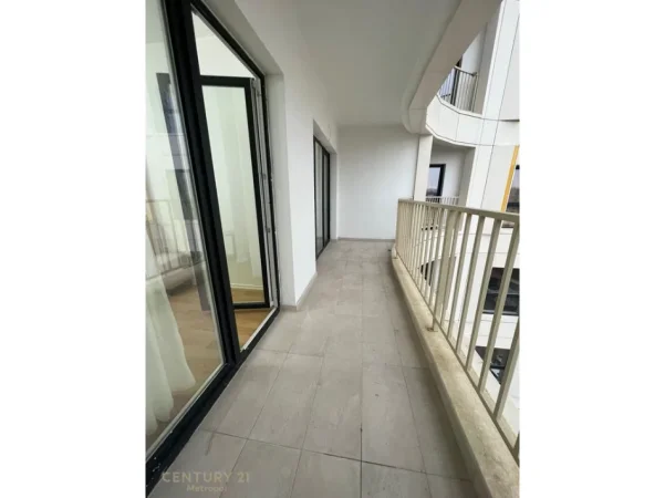 Tirane, jepet me qera apartament 1+1 Kati 6, 70 m² 650 € (zogu i zi)