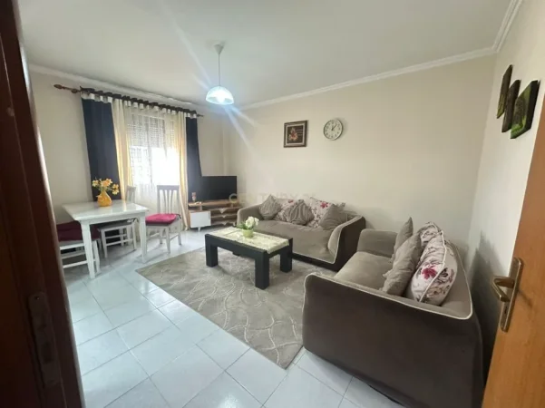 Tirane, jepet me qera apartament 2+1 Kati 5, 75 m² 400 € (allias)
