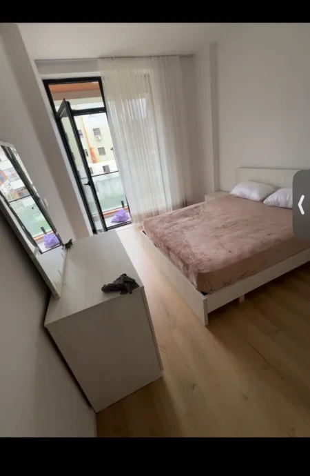 Tirane, jepet me qera apartament 2+1 Kati 1, 110 m² 700 € (Filip Jano)