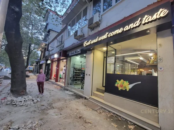 Tirane, shitet ambjent biznesi Kati 0, 102 m² (myslum shyri)