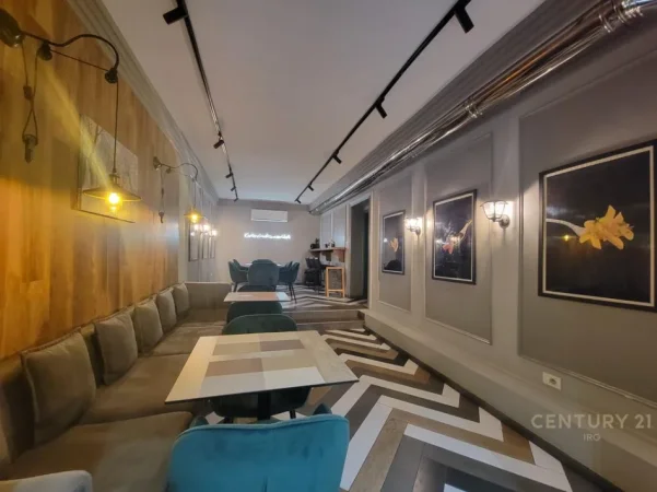 Tirane, shitet ambjent biznesi Kati 0, 102 m² (myslum shyri)