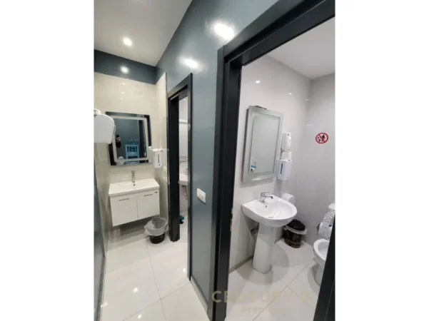 Tirane, shitet lokal Kati 0, 150 m² 120.000 € (rruga e dibers)