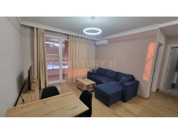 Tirane, jepet me qera apartament 1+1 Kati 3, 65 m² 500 € (Laprake)