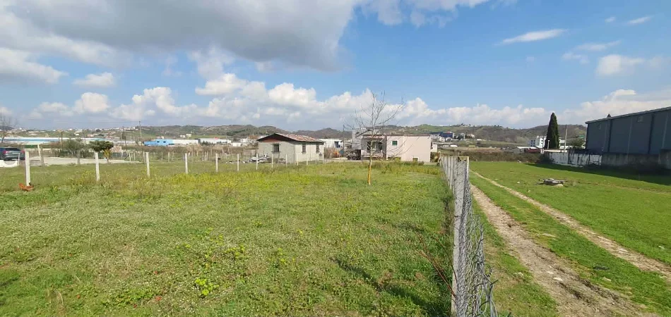 Tirane, shitet nga Pronari, pa-komision magazine Kati 0, 1.760 m² 220.000 € (rruga e serave)