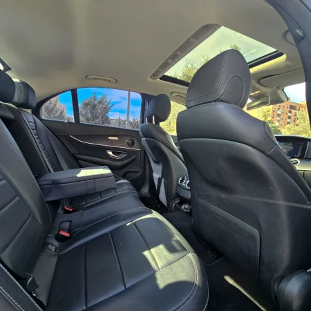 Tirane, shitet makine Mercedes-Benz Nafte, e zeze automatik Klima 208.000 km 18.900 €