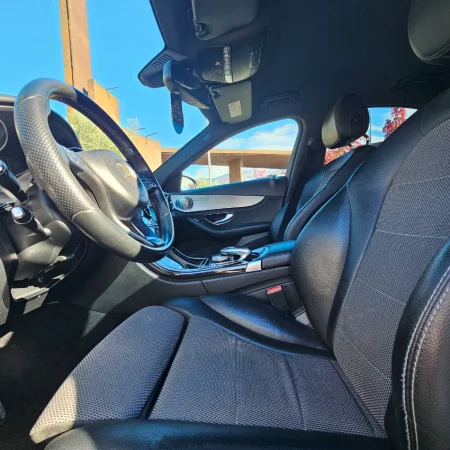 Tirane, shitet makine Mercedes-Benz Nafte, blu e errët automatik Klima 140.000 km 13.900 €