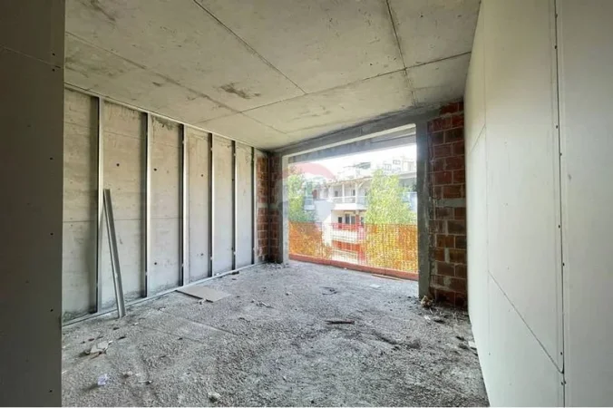 Tirane, shitet apartament , 6.189 m² 175.000 € 