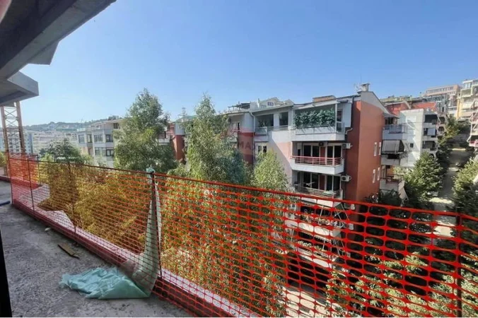 Tirane, shitet apartament , 6.189 m² 175.000 € 