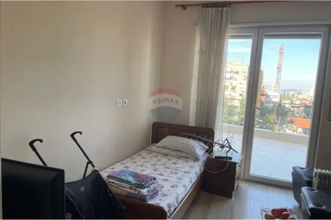 Tirane, shitet apartament , 176 m² 247.641 € 