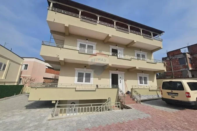 Tirane, shitet Vile , 720 m² (Kodra e Priftit)