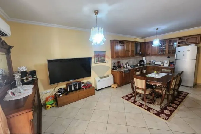 Tirane, shitet apartament , 144 m² 315.000 € 