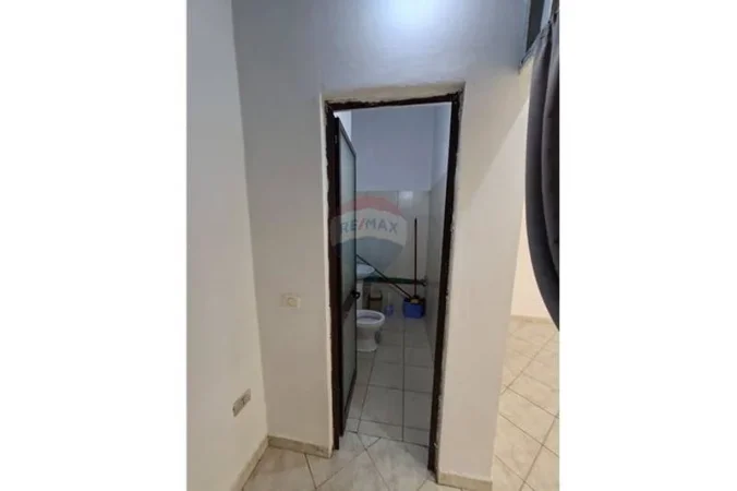 Tirane, shitet dyqan , 69 m² 199.000 € 