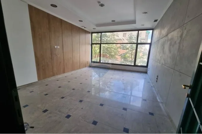 Tirane, shitet dyqan , 385 m² 1.500.000 € (LSI - Rruga Sami Frashëri, Tiranë)