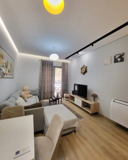 Tirane, jepet me qera apartament 1+1 Kati 4, 76 m² 950 € (DELIJORGJI)