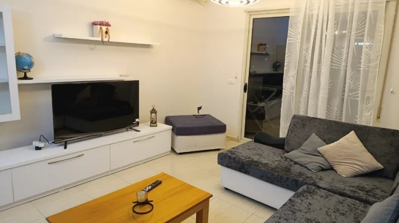 Tirane, jepet me qera apartament 1+1 Kati 5, 75 m² 650 € (RRUGA E ELBASANIT)