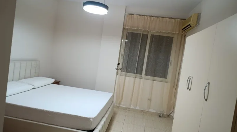 Tirane, jepet me qera apartament 1+1 Kati 5, 75 m² 650 € (RRUGA E ELBASANIT)