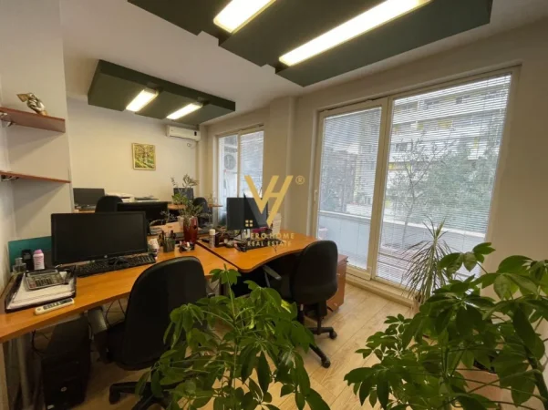 Tirane, jepet me qera zyre Kati 3, 120 m² 1.620 € (QENDER)