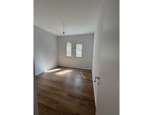 Shitet, Apartament 2+1+2, Rruga e Dajtit, Fresk