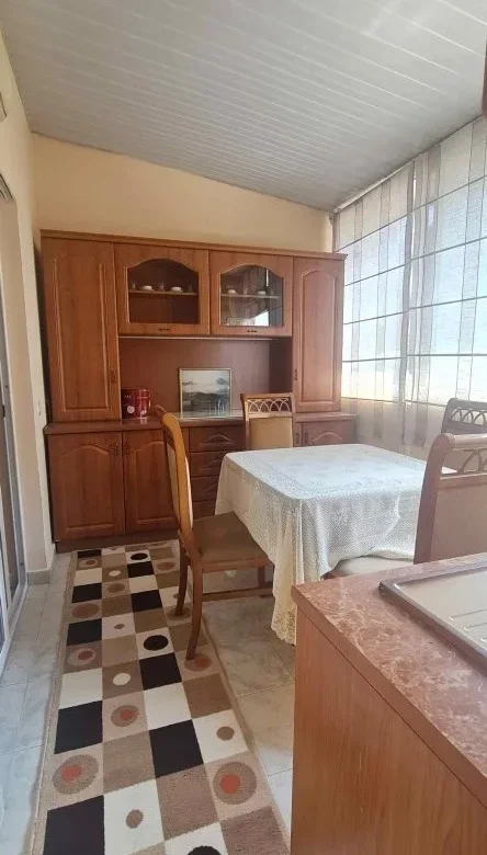 Tirane, jepet me qera apartament 3+1 Kati 2, 100 m² 500 € (Ruga Dritan Hoxha)