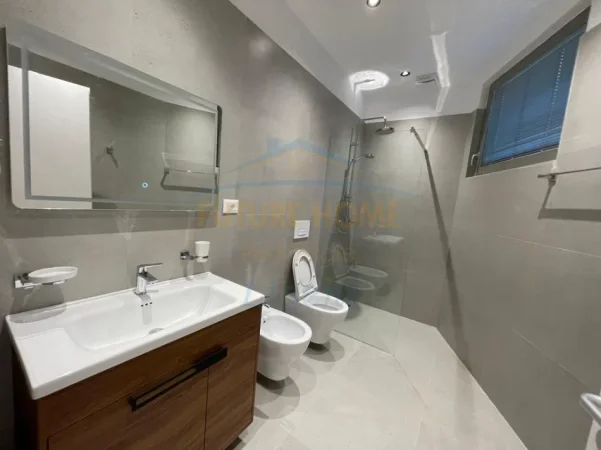 Tirane, jepet me qera Vile 3 Katshe , 286 m² 5.600 € (Liqeni i thate)