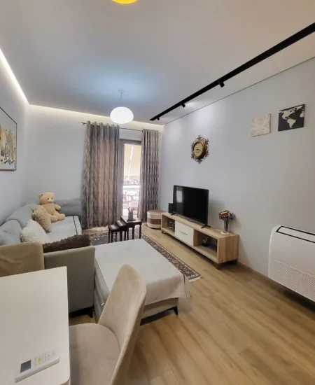 Tirane, jepet me qera apartament 1+1 , 76 m² 950 € 