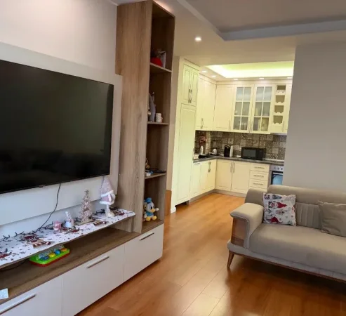 Tirane, jepet me qera apartament 2+1 Kati 5, 94 m² 750 € (Liqeni i Thate)