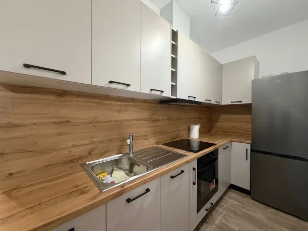 Tirane, jap me qera apartament 1+1 Kati 3, 75 m² 500 € (Rr. Dritan Hoxha)