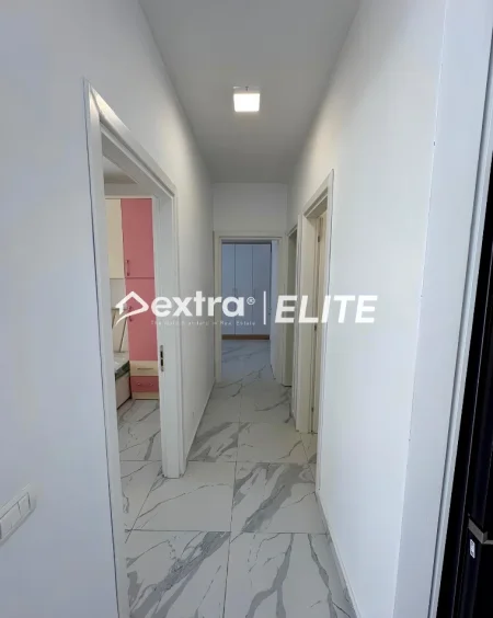 Tirane, jepet me qera apartament 2+1 Kati 1, 650 € (Don Bosko)