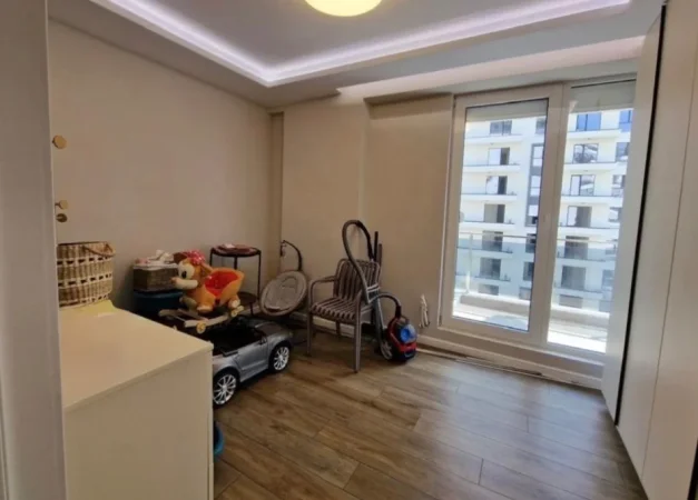 Tirane, jepet me qera apartament 3+1 , 140 m² 1.200 € 