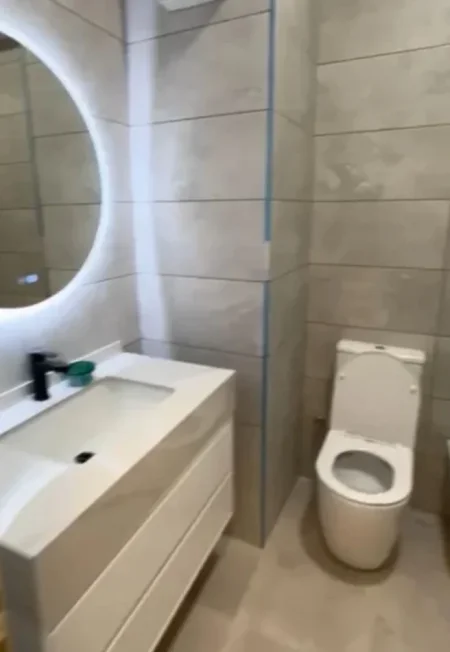 Tirane, jepet me qera apartament 1+1 Kati 6, 64 m² 500 € (BRRYLI)