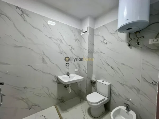 Tirane, jepet me qera apartament Kati 2, 60 m² 450 € (Rruga Petro Nini Luarasi)