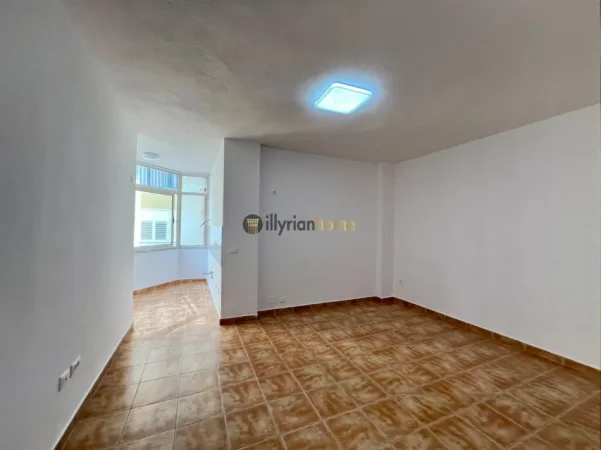 Tirane, jepet me qera apartament Kati 2, 60 m² 450 € (Rruga Petro Nini Luarasi)