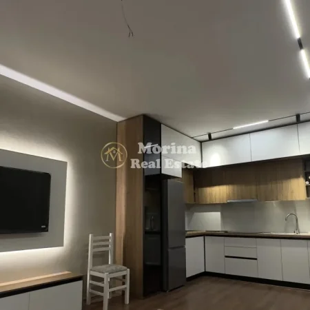 Tirane, jepet me qera apartament 2+1 Kati 3, 98 m² 550 € (Paskuqan)