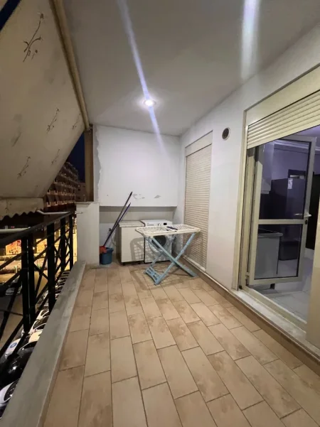 Tirane, jepet me qera apartament 1+1 Kati 4, 1 m² 700 € (Delijorgji)