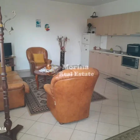Tirane, jepet me qera apartament 1+1 Kati 4, 60 m² 300 € (Fresku)
