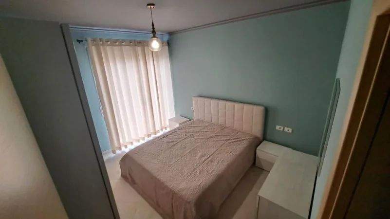 Tirane, jepet me qera apartament 2+1 Kati 5, 76 m² 650 € (Hysen deliu)