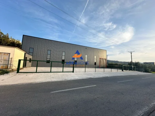 Tirane, jepet me qera magazine Kati 0, 500 m² 2.089 € 