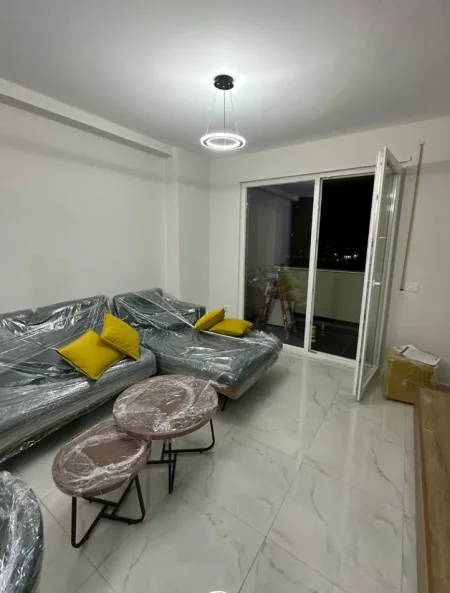 Tirane, jepet me qera apartament 2+1 , 100 m² 600 €