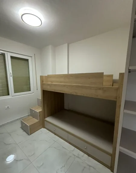 Tirane, jepet me qera apartament 2+1 , 100 m² 600 €