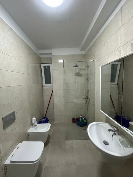 Tirane, jepet me qera apartament 2+1 , 100 m² 600 €