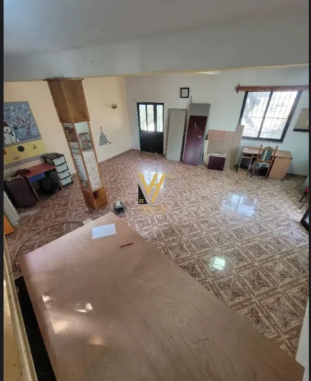 Tirane, jepet me qera zyre Kati 0, 170 m² 400 € (ASTIR)