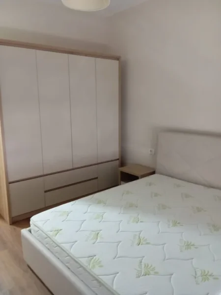 Tirane, jepet me qera apartament 2+1+Ballkon Kati 6, 100 m² 650 € (Rruga 5 Maj)