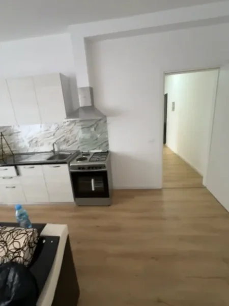 Tirane, jepet me qera apartament 1+1 Kati 1, 110 m² 700 € (DON BOSKO)