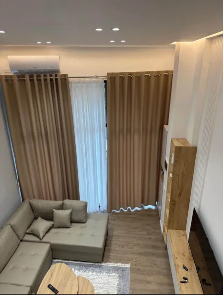 Tirane, jap me qera apartament duplex 1+1 Kati 0, 45 m² 450 € (rruga Teodor Keko)