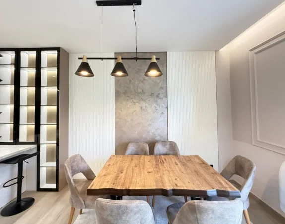 Tirane, jepet me qera apartament 2+1 , 130 m² 1.600 € 