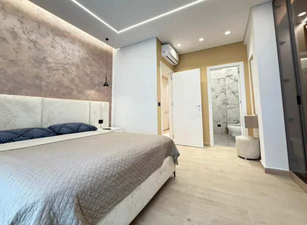 Tirane, jepet me qera apartament 2+1 , 130 m² 1.600 € 