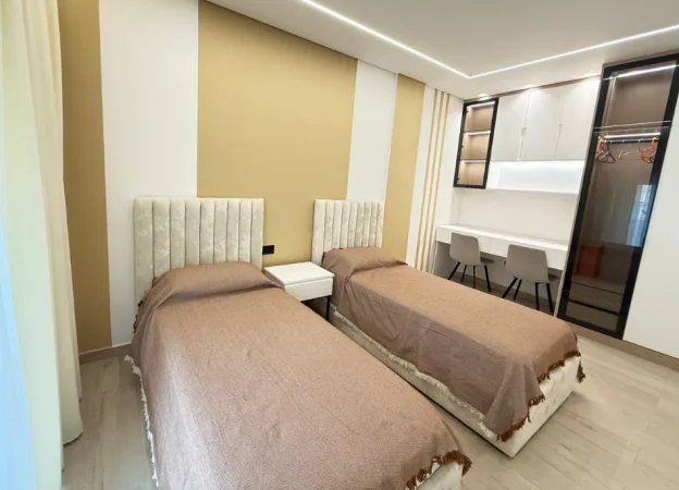 Tirane, jepet me qera apartament 2+1 , 130 m² 1.600 € 