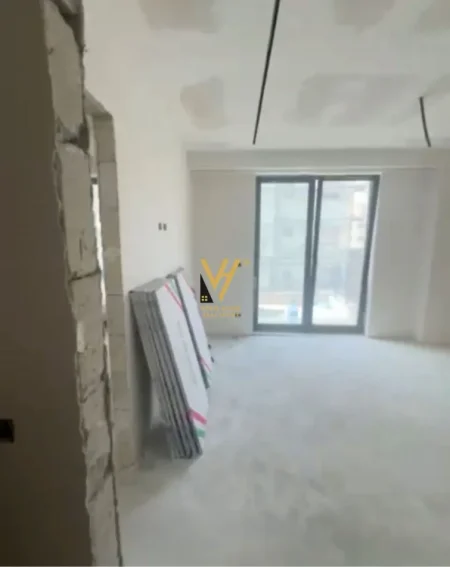 Tirane, jepet me qera zyre Kati 2, 100 m² 1.220 € (RRUGA E BOGDANEVE)